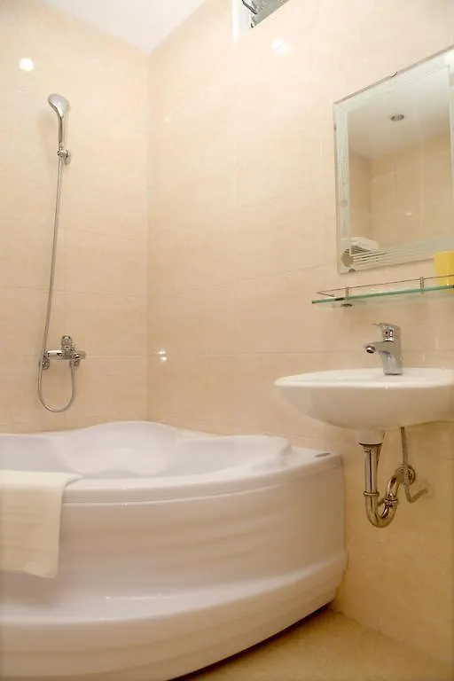 Linh Dan Hotel Thành Pho Ho Chí Minh